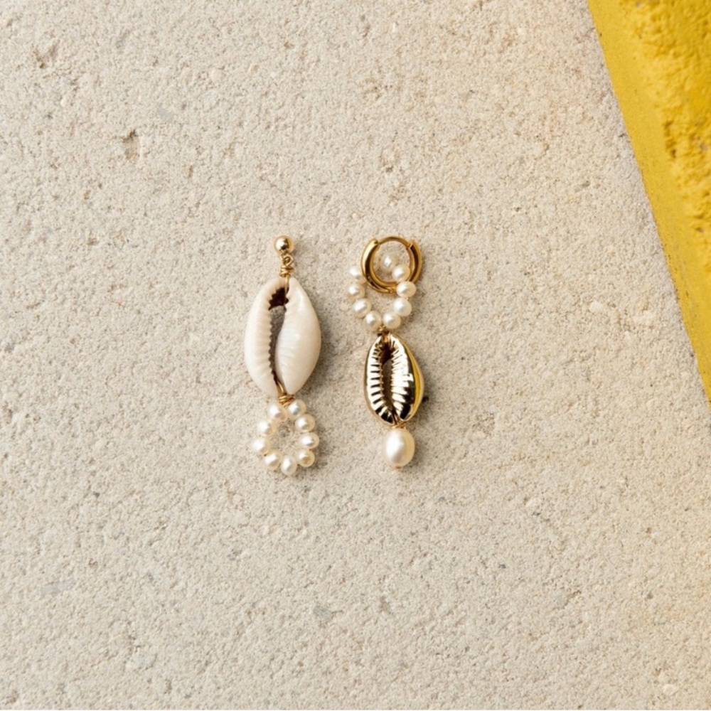 Eliou pearth shell pearl earrings
